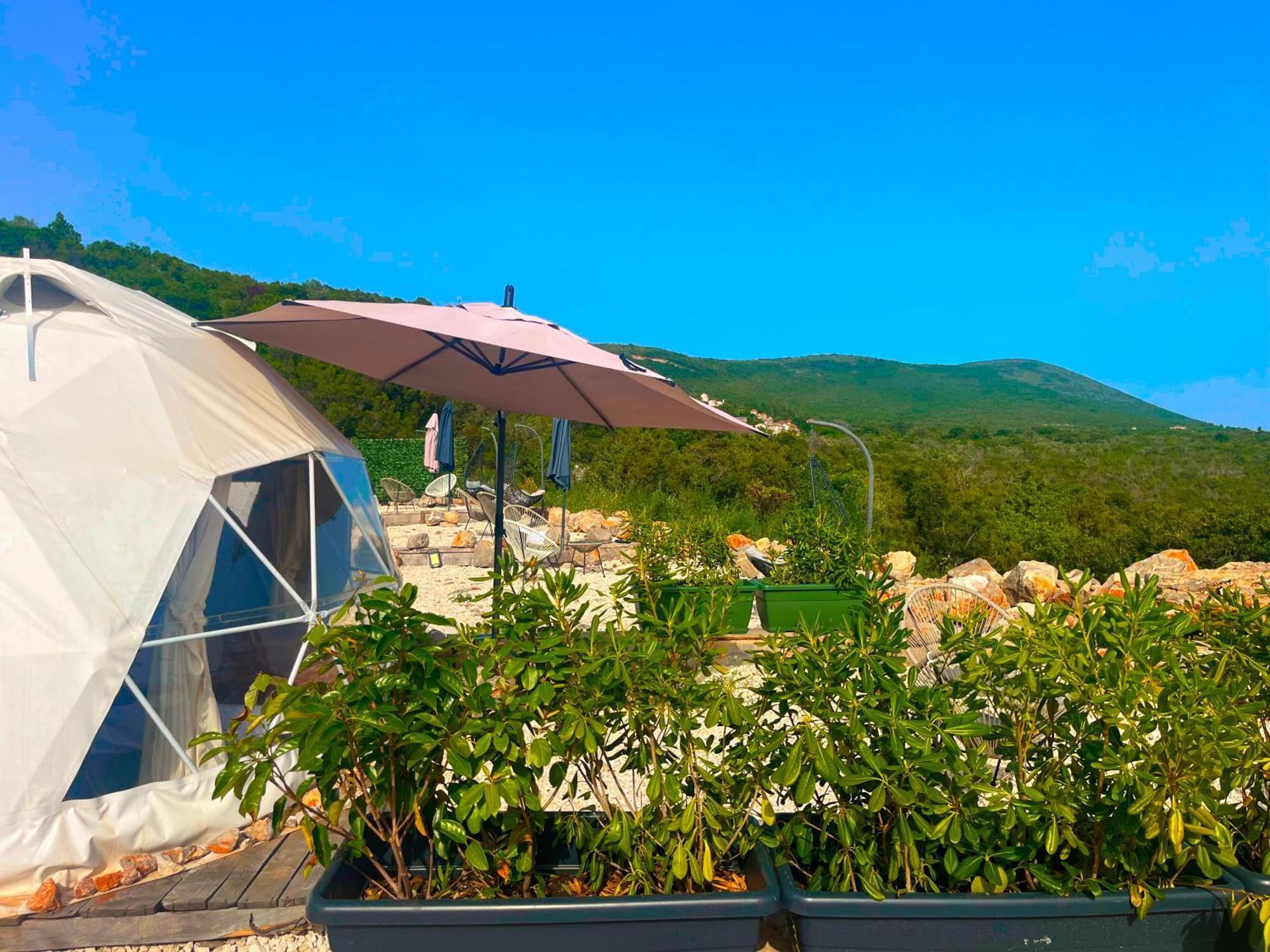 Отель Glamping Rose Радовичи Экстерьер фото